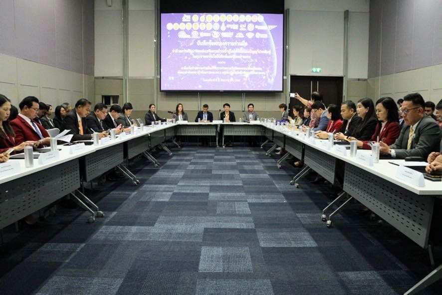 คณะบริหารธุรกิจ ม.หอการค้าไทย ร่วมลงนาม MOU ส่งเสริมอุตสาหกรรมโลจิสติกส์สู่ยุคดิจิทัลและ AI