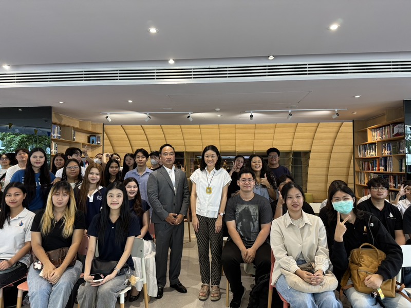 นักศึกษาการจัดการ ม.หอการค้าไทย เรียนรู้กลยุทธ์องค์กรภายใต้ความไม่แน่นอนและรัฐภูมิศาสตร์