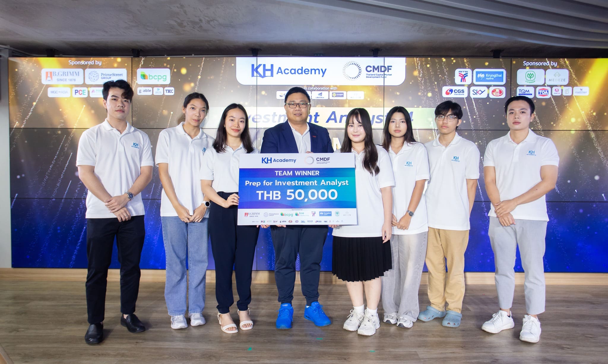 นักศึกษา UTCC คว้ารางวัลชนะเลิศเวิร์กช็อปวิเคราะห์การลงทุน รุ่นที่ 4