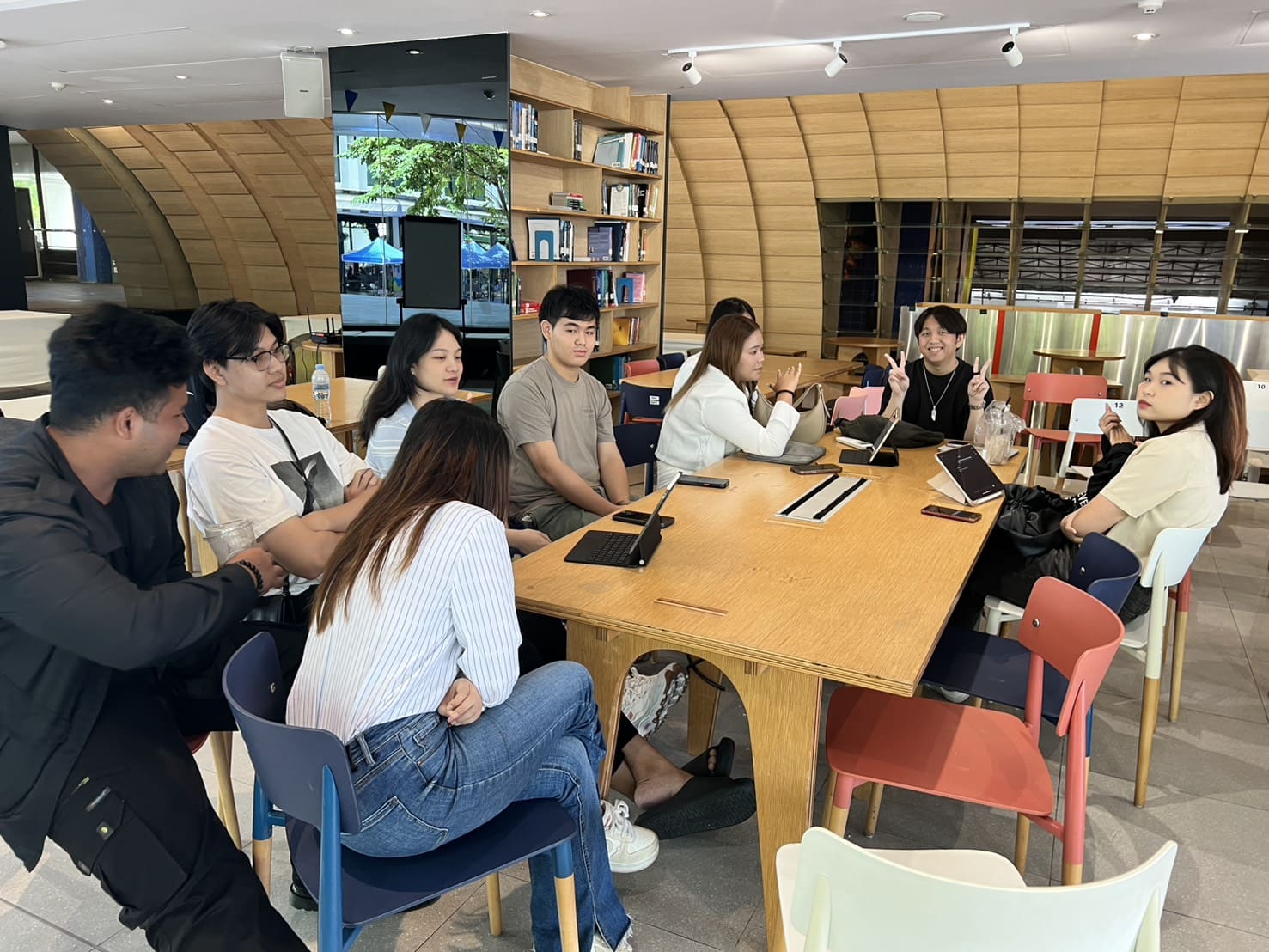 สาขาการตลาดดิจิทัลจัดติวเข้มนักศึกษา เตรียมเข้าร่วมการแข่งขัน “Tri Petch Group Awakens Your Challenge 2025”