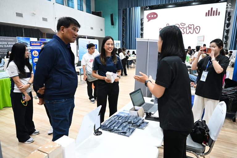 คณะบริหารธุรกิจ และวิทยาลัยการศึกษาต่อเนื่อง มหาวิทยาลัยหอการค้าไทย จัดงาน “CCE X UBS Jobfair 2026” ร่วมมือกว่า 30 บริษัทสำเร็จอย่างคึกคัก เสริมทักษะและเปิดโอกาสสู่โลกการทำงาน